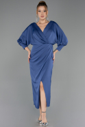 Einladungskleid In Übergröße Midi Satin Indigo ABK2709