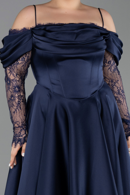 Einladungskleid In Übergröße Midi Satin Marineblau ABK2652
